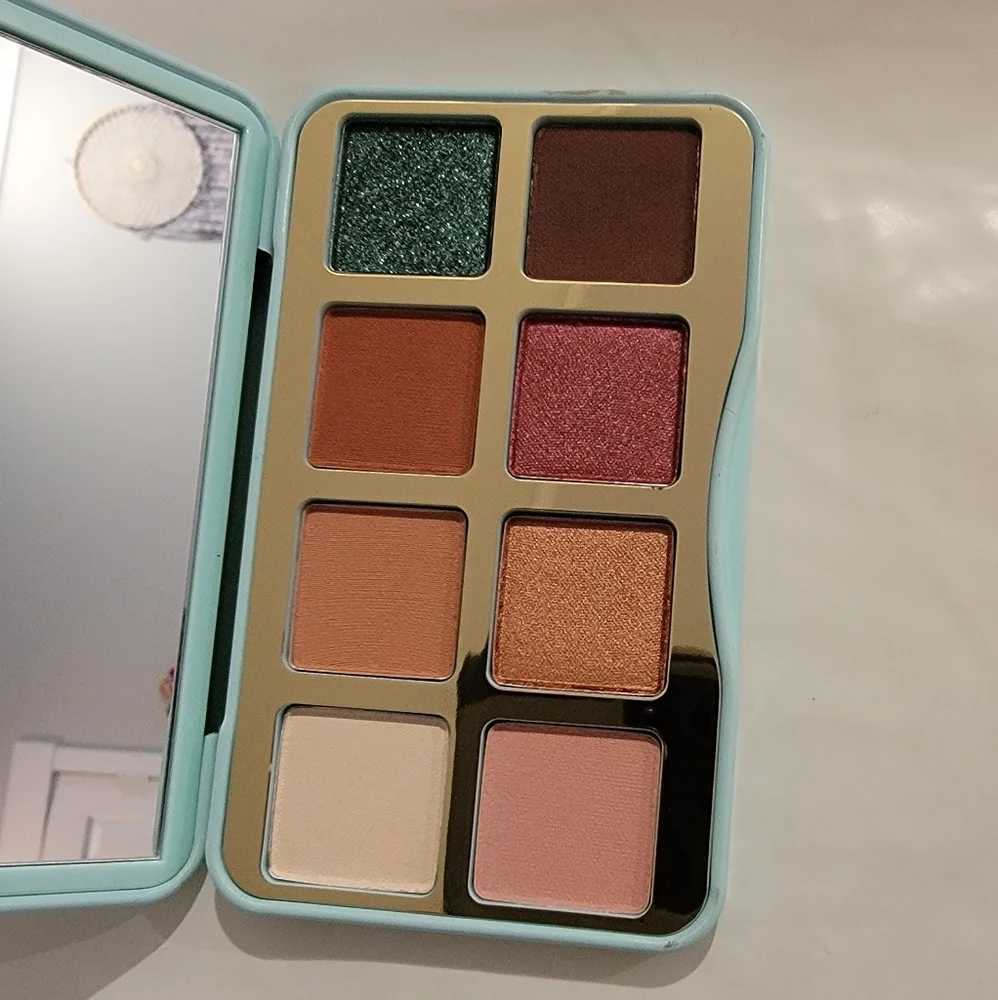 Too Faced Christmas Coffee Palette - Picture 5 of 8